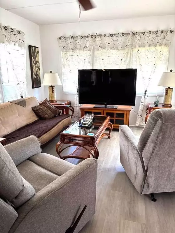 Deerfield Beach, FL 33442,415 Gardenia CT