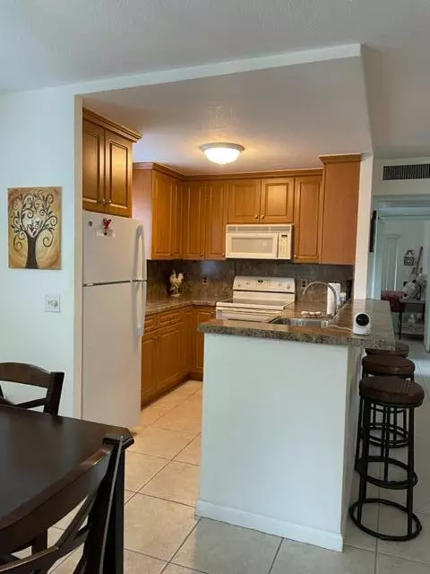 Delray Beach, FL 33446,348 Monaco H 348