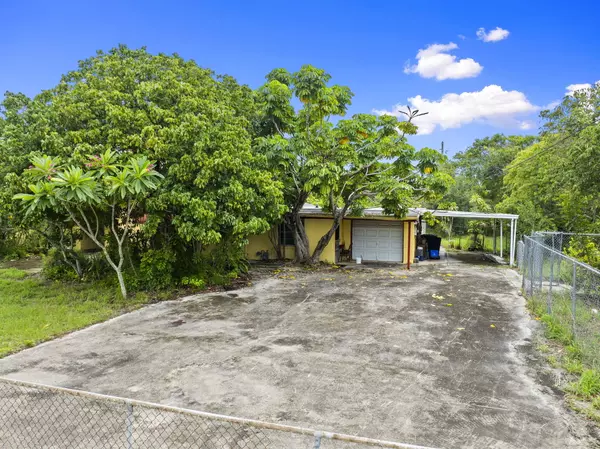 212 Indian Hills DR, Fort Pierce, FL 34982