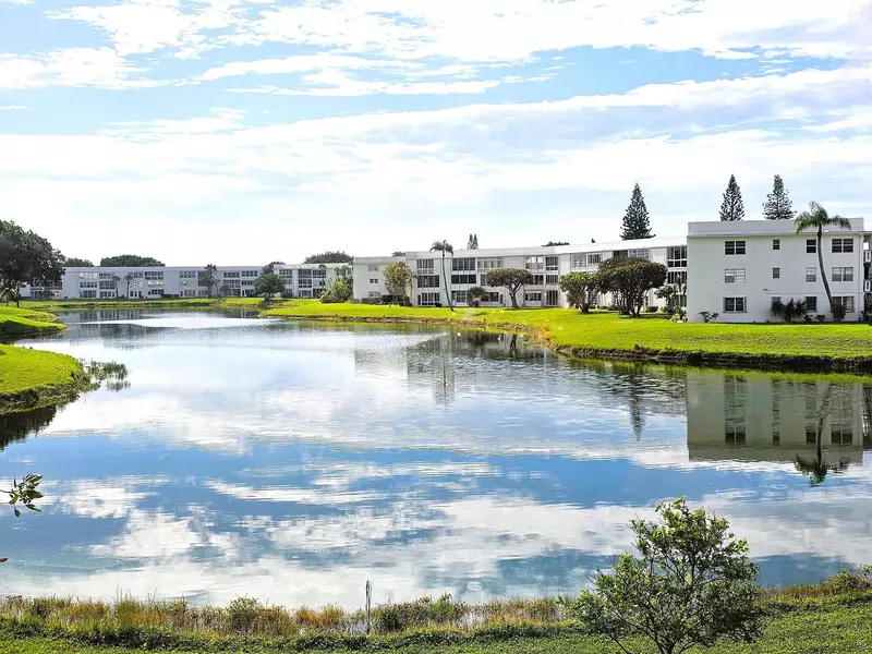 265 Wellington J, West Palm Beach, FL 33417