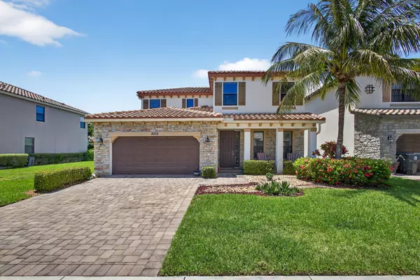 8822 Willow Cove LN, Lake Worth, FL 33467