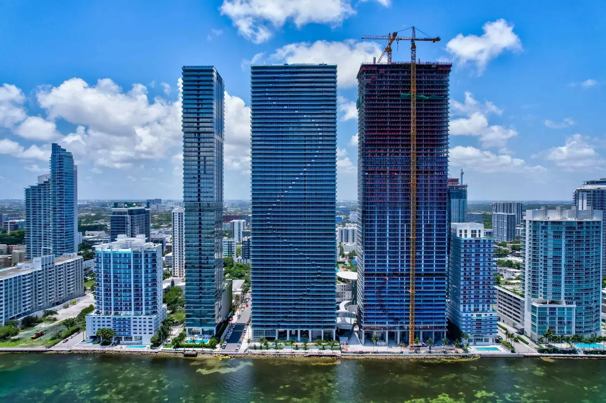 Miami, FL 33131,700 NE 24th ST 4702