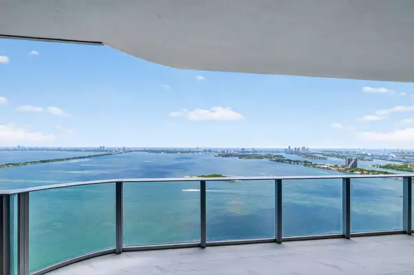 Miami, FL 33131,700 NE 24th ST 4702