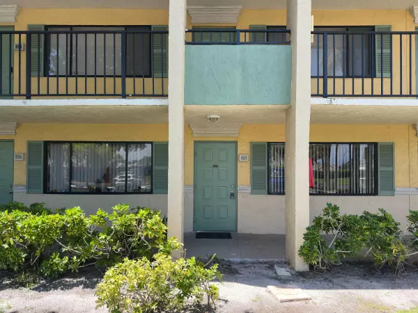 1507 W Meadows CIR,  Boynton Beach,  FL 33436