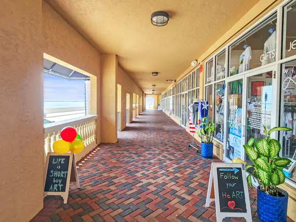 Fort Pierce, FL 34950,121 Melody LN