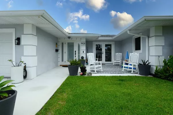 905 Evergreen DR, North Palm Beach, FL 33408