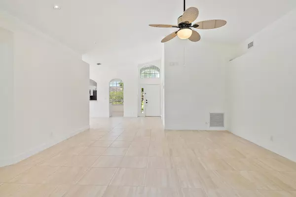 Jupiter, FL 33458,6213 Lauderdale ST