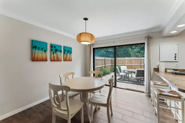 Palm Beach Gardens, FL 33403,912 Sandtree DR