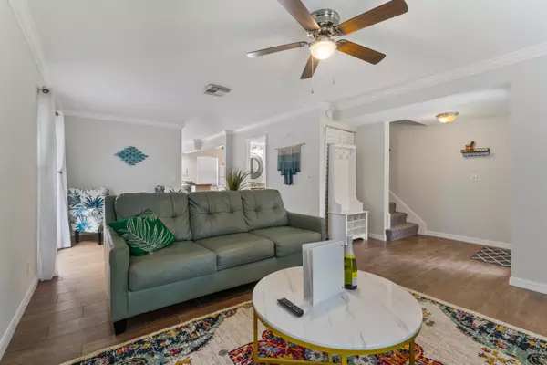 Palm Beach Gardens, FL 33403,912 Sandtree DR