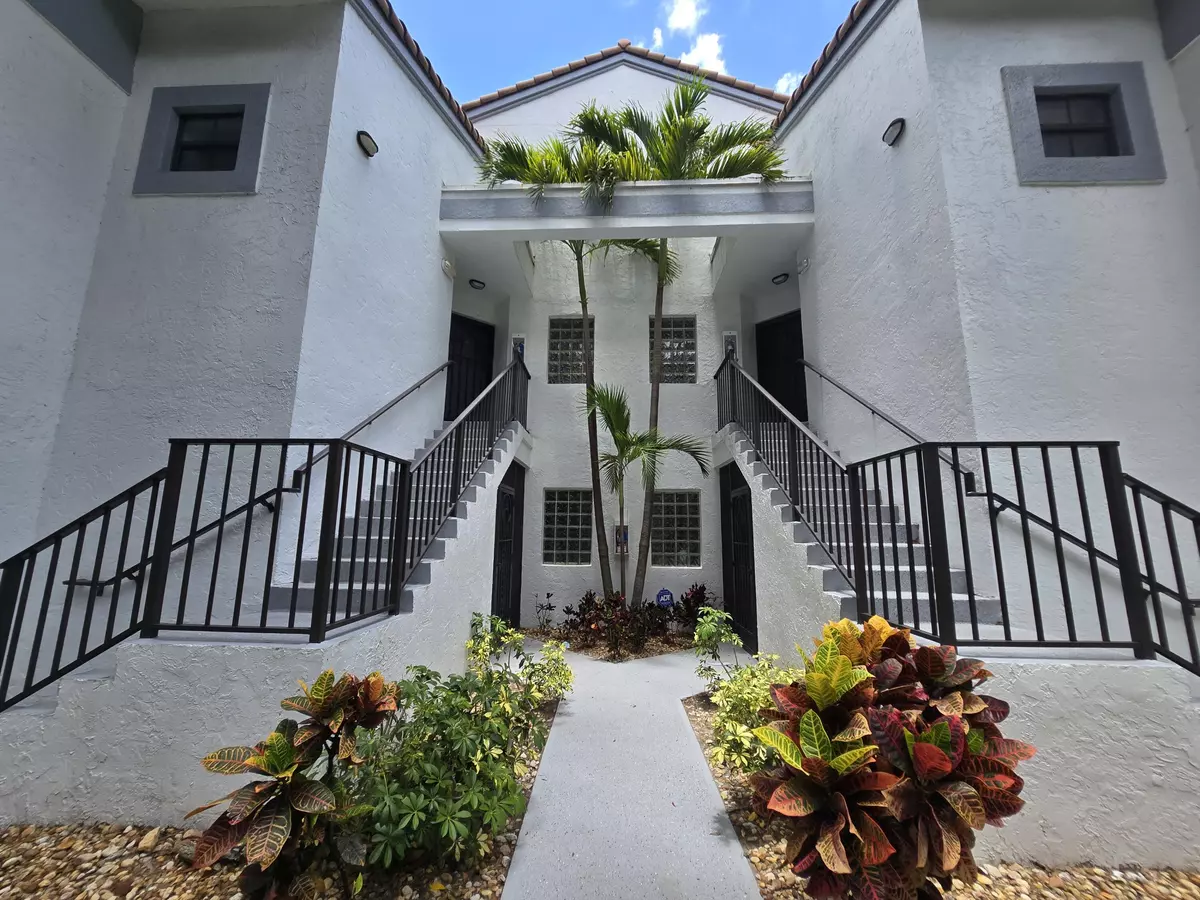 Boynton Beach, FL 33437,5475 Verona DR B