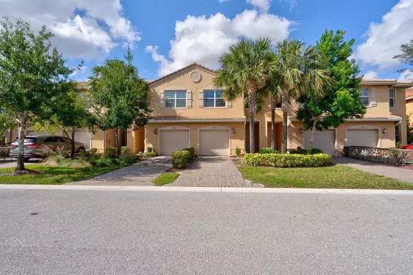 5919 Monterra Club DR, Lake Worth, FL 33463