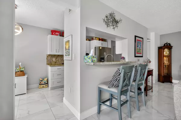 Hypoluxo, FL 33462,110 Half Moon CIR D2