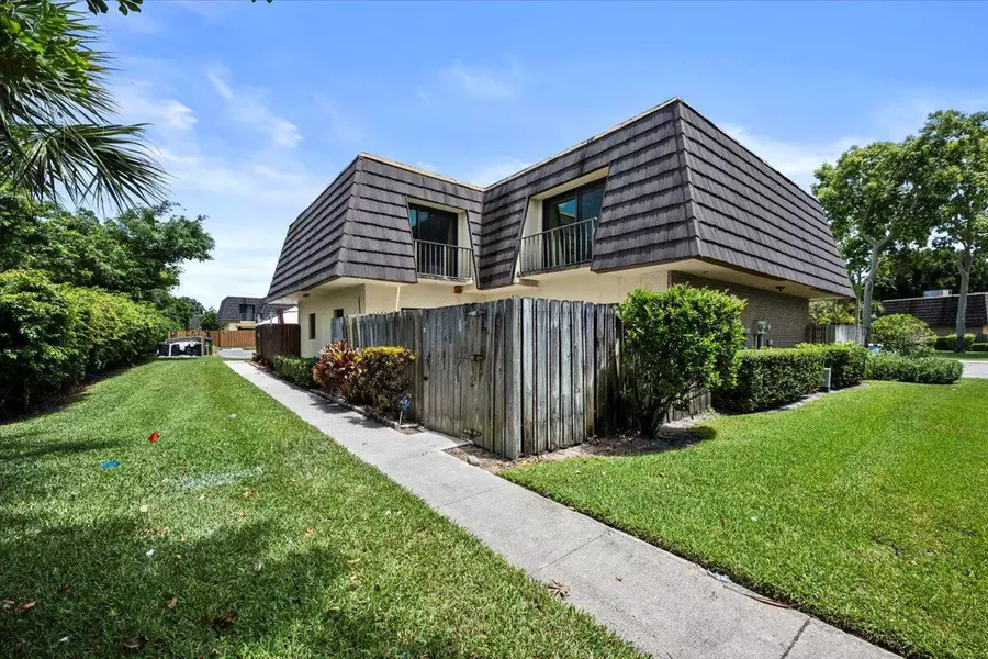 4673 Cherry RD, West Palm Beach, FL 33417