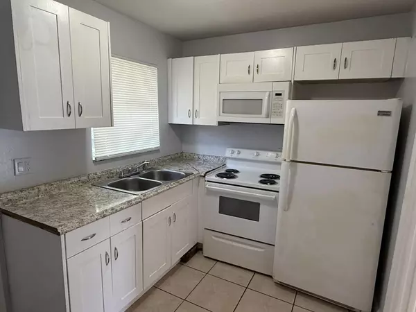 Lake Worth Beach, FL 33460,905 S G ST 905