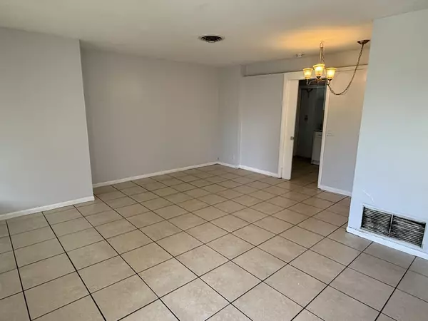 Lake Worth Beach, FL 33460,905 S G ST 905