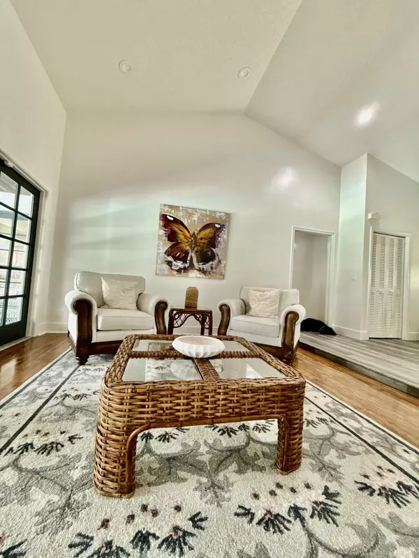 Wellington, FL 33414,325 Knotty Wood LN