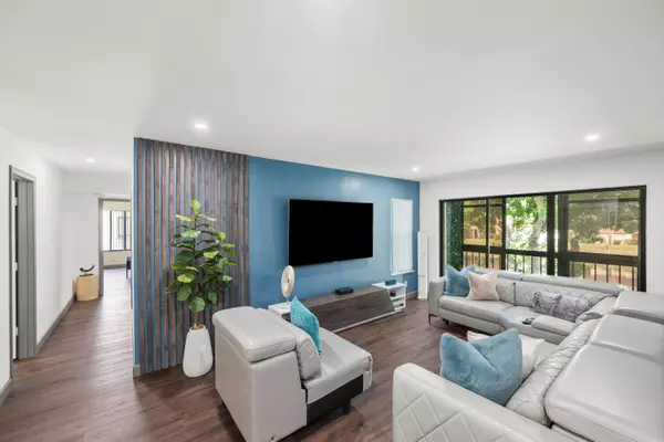 Greenacres, FL 33415,723 Sunny Pine WAY B-2