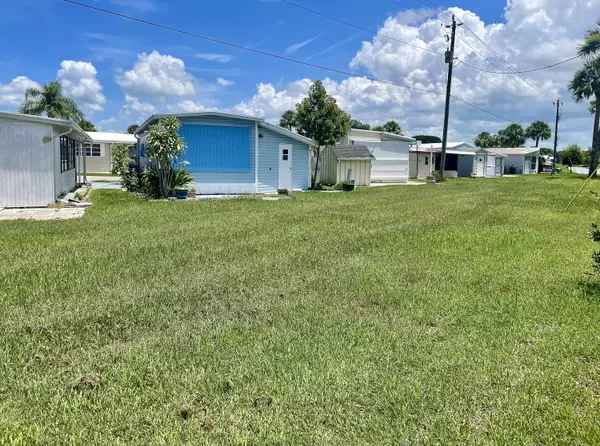 Okeechobee, FL 34974,5472 SE 67th AVE