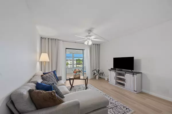 Boca Raton, FL 33428,9273 SW 8th ST 416