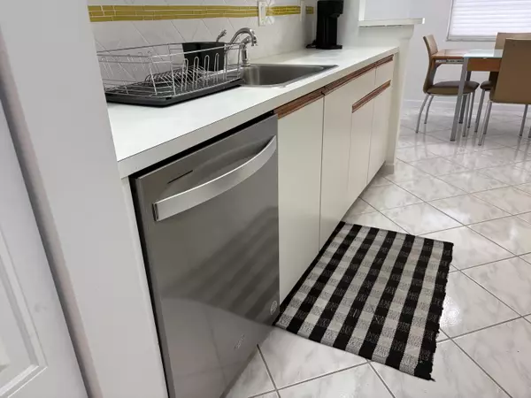 Coconut Creek, FL 33066,1704 Andros Isle(s) D2