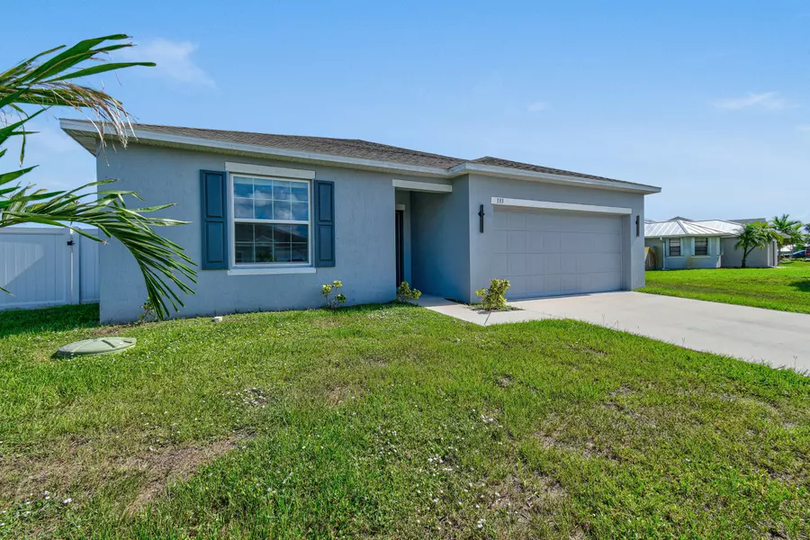 133 S Wakefield CIR, Port Saint Lucie, FL 34953