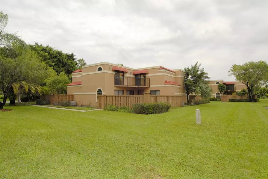 8122 Severn DR A, Boca Raton, FL 33433