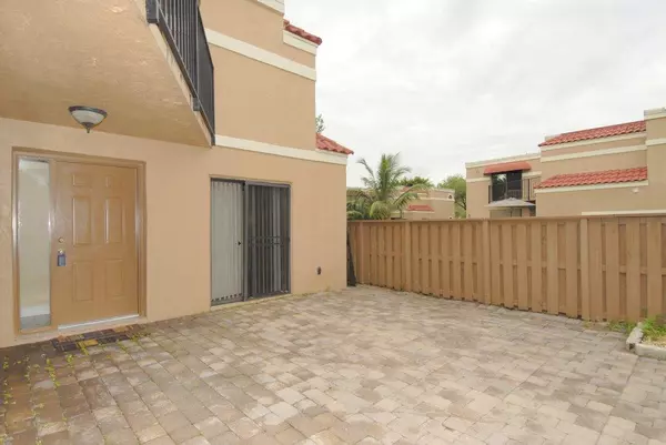 Boca Raton, FL 33433,8122 Severn DR A