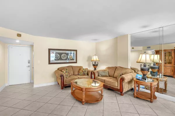 Pompano Beach, FL 33062,1000 S Ocean BLVD 17b