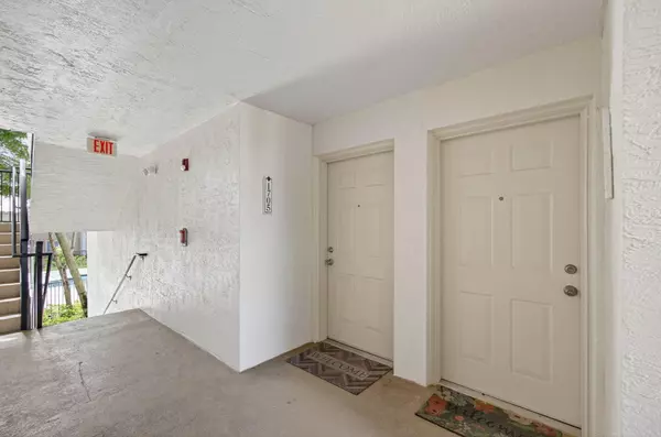 Royal Palm Beach, FL 33411,1700 S Crestwood CT 1706