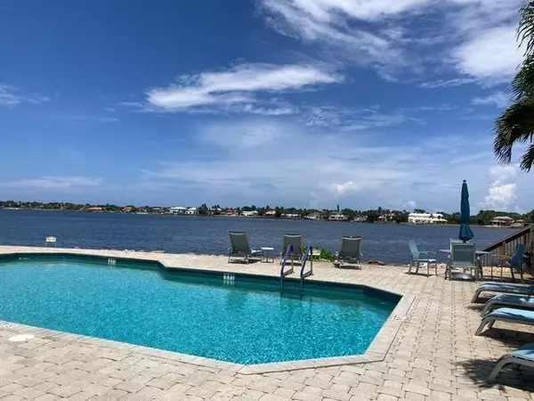 Hypoluxo, FL 33462,114 Barefoot CV