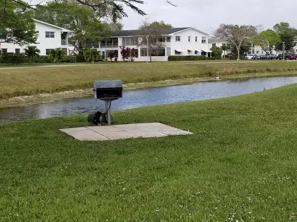 Deerfield Beach, FL 33442,305 Newport T