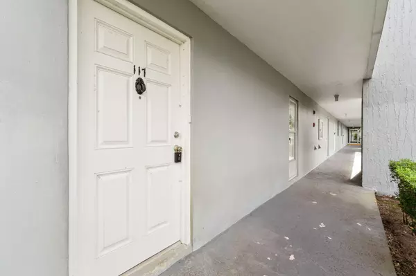 Boca Raton, FL 33487,250 NW 67th ST 117