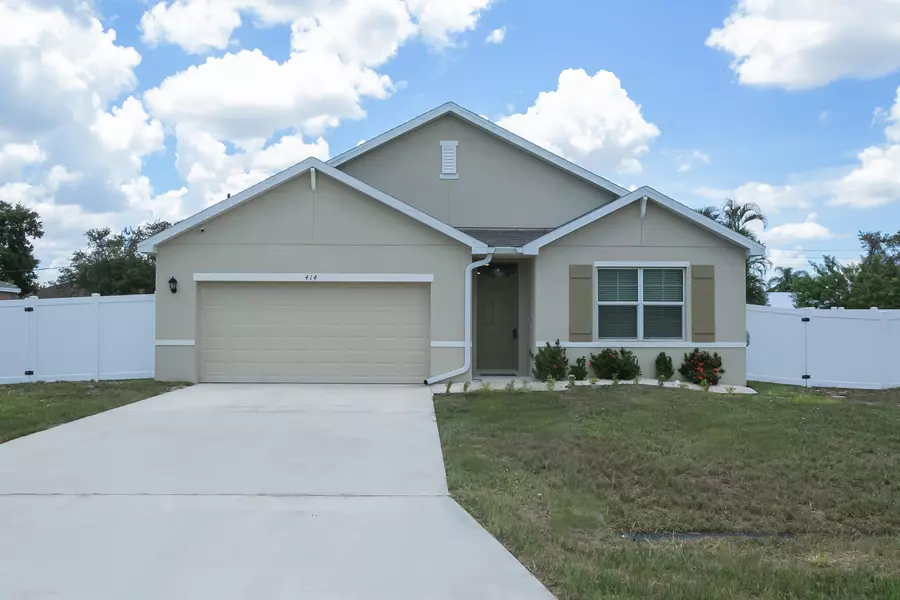 414 SE Fairchild AVE, Port Saint Lucie, FL 34984