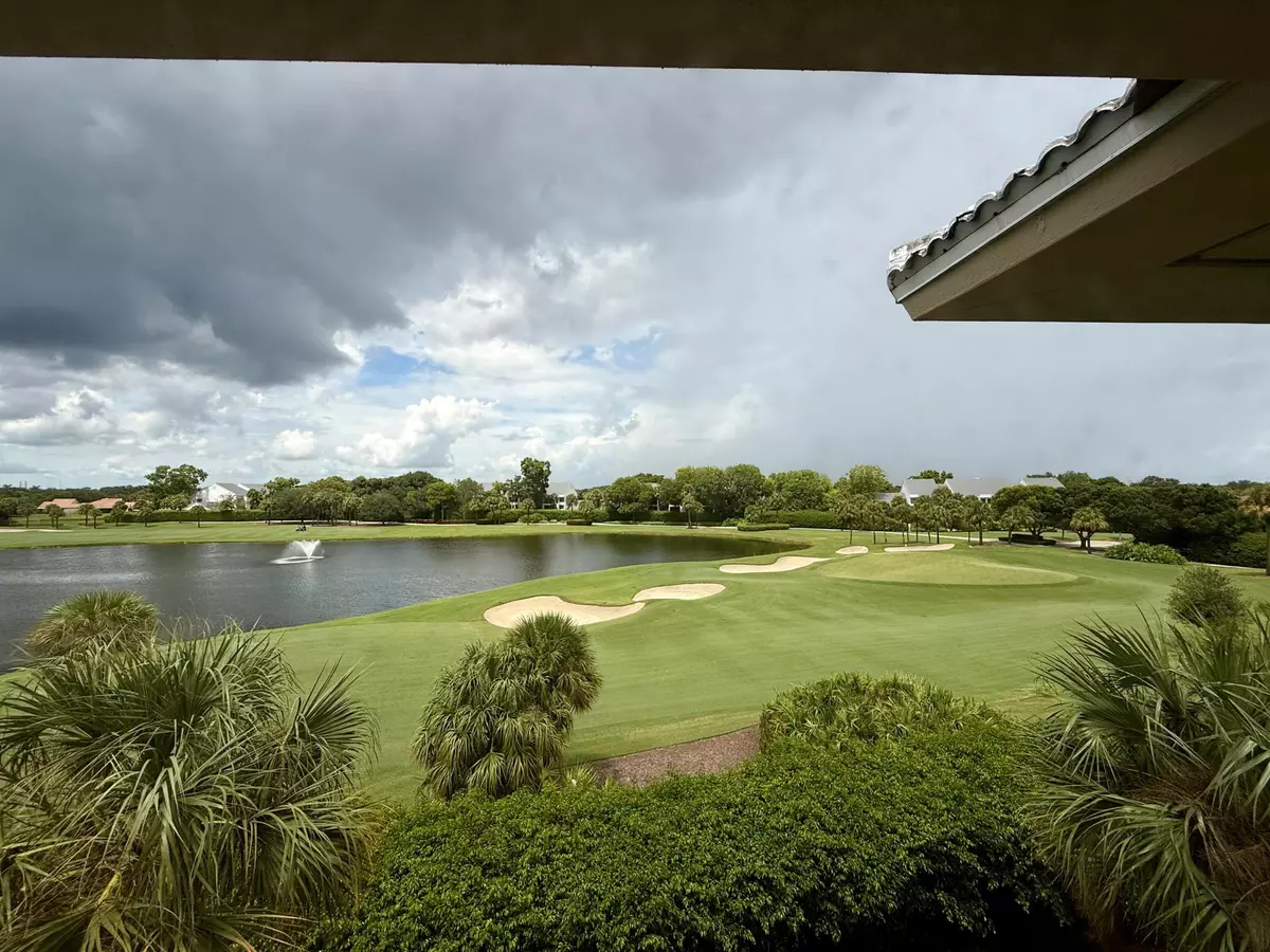 West Palm Beach, FL 33409,3525 Village BLVD 401