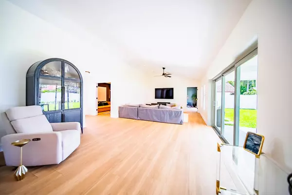 Palm Beach Gardens, FL 33410,2838 Bayonne DR