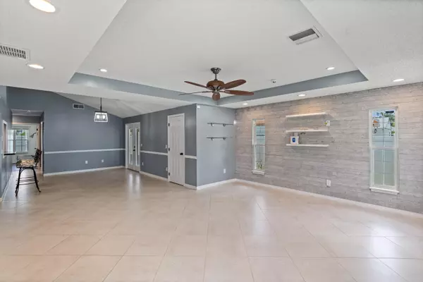 Boca Raton, FL 33433,8281 Cedar Hollow LN