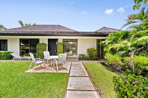 Wellington, FL 33414,11876 Pebblewood DR
