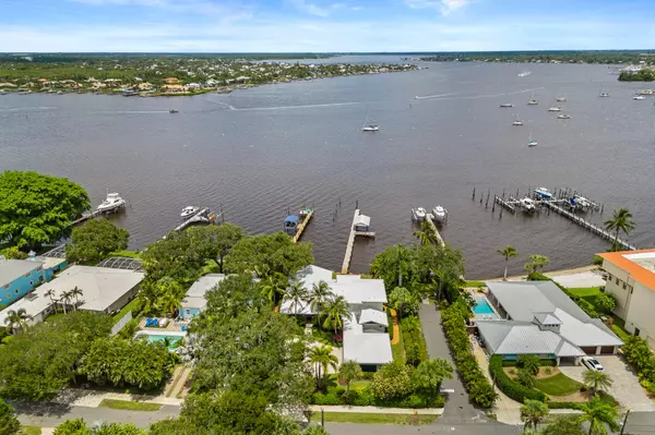 Stuart, FL 34994,700 SW St Lucie CRES