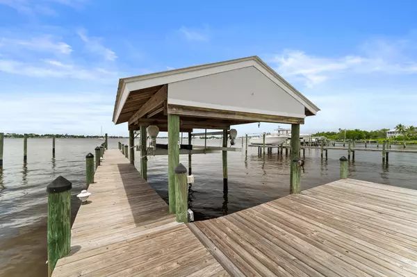 Stuart, FL 34994,700 SW St Lucie CRES