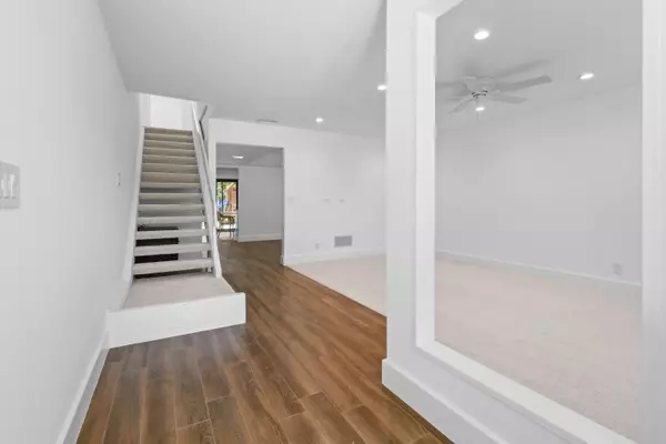 Palm Beach Gardens, FL 33410,1034 Raintree DR