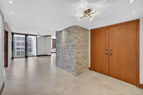 Fort Lauderdale, FL 33308,4300 N Ocean BLVD 20k & L