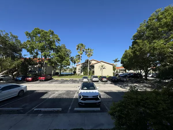 West Palm Beach, FL 33411,1541 E Windorah WAY E