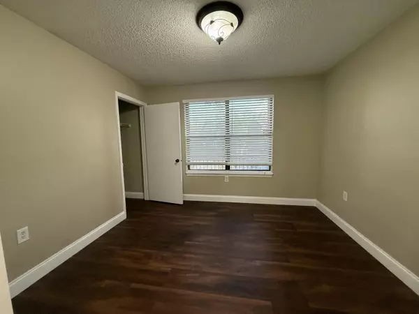 Boynton Beach, FL 33426,2317 N Congress AVE 14
