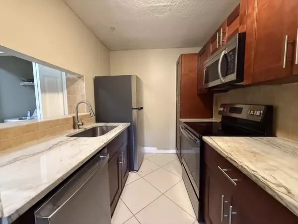 2317 N Congress AVE 14, Boynton Beach, FL 33426