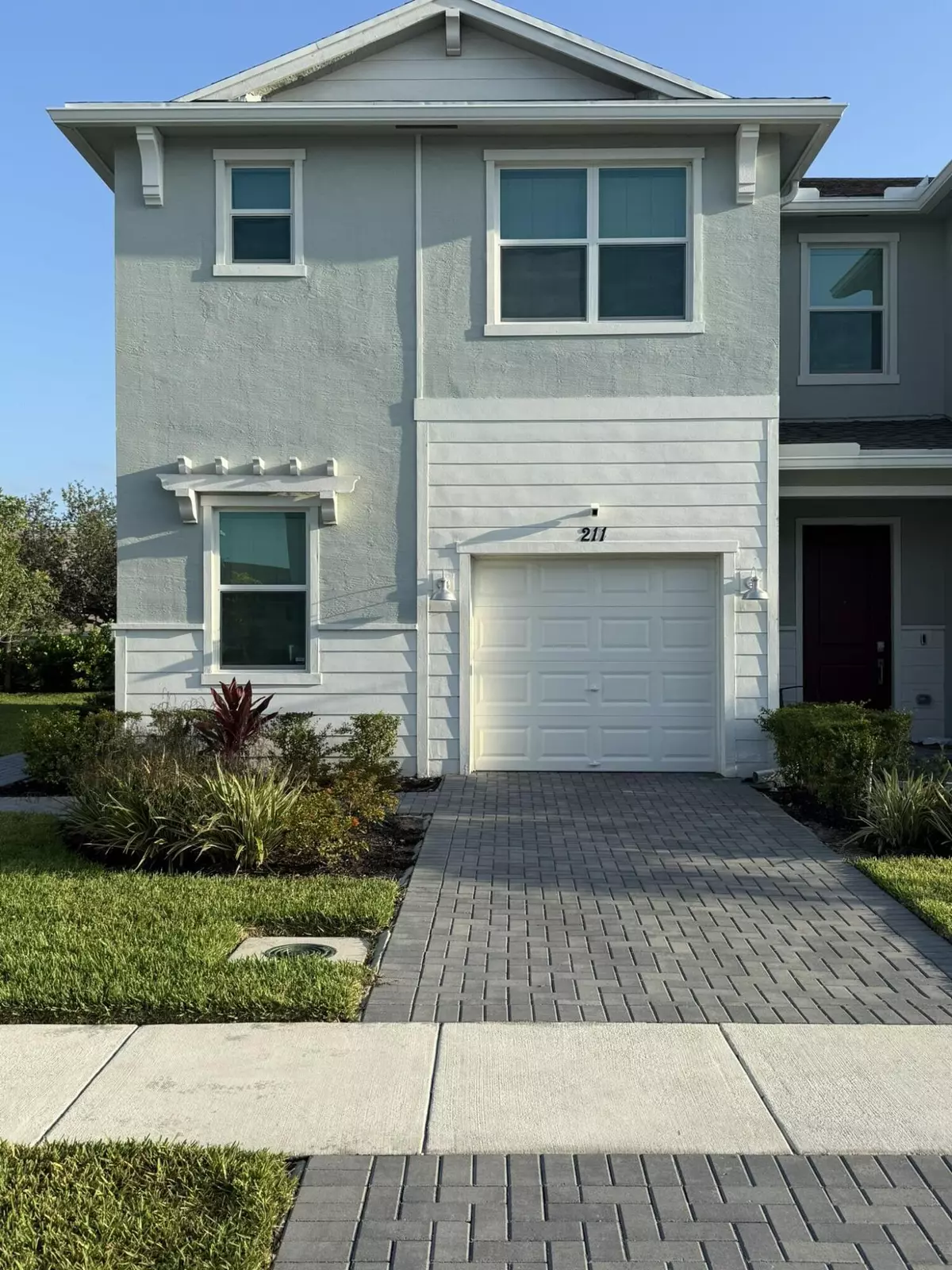 Port Saint Lucie, FL 34984,211 SE Woodbark ST