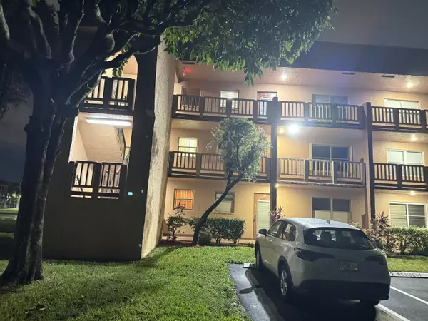 Sunrise, FL 33322,9900 Sunrise Lakes BLVD 201