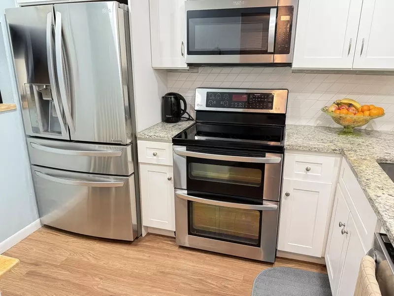 9900 Sunrise Lakes BLVD 201, Sunrise, FL 33322