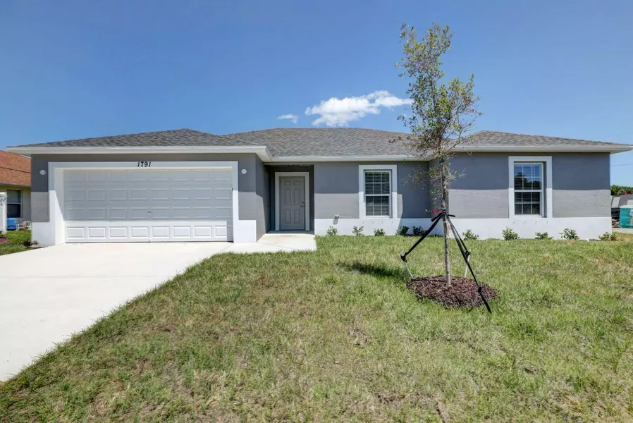 325 SW Ridgecrest DR, Port Saint Lucie, FL 34953