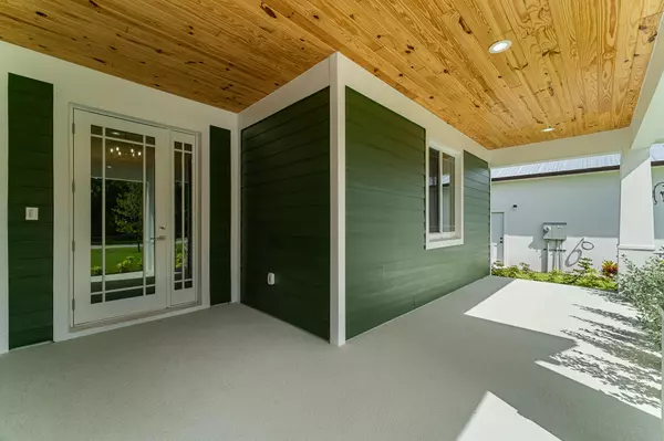 Stuart, FL 34997,5470 SE Front AVE