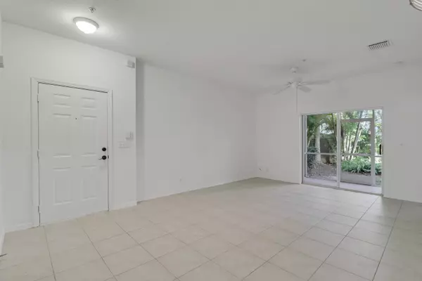 Tequesta, FL 33469,110 Lighthouse CIR A